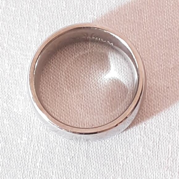 Minimalist Titanium Band Ring Chunky Silver Tone - Picture 6 of 7